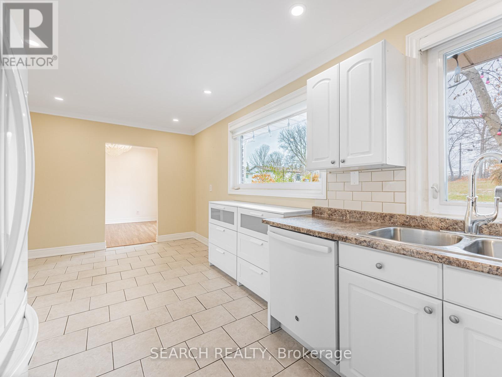 41 HAMILTON DRIVE - 17