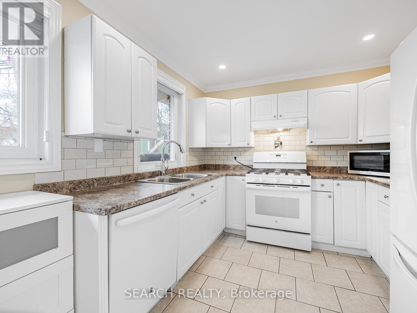 41 HAMILTON DRIVE - 15