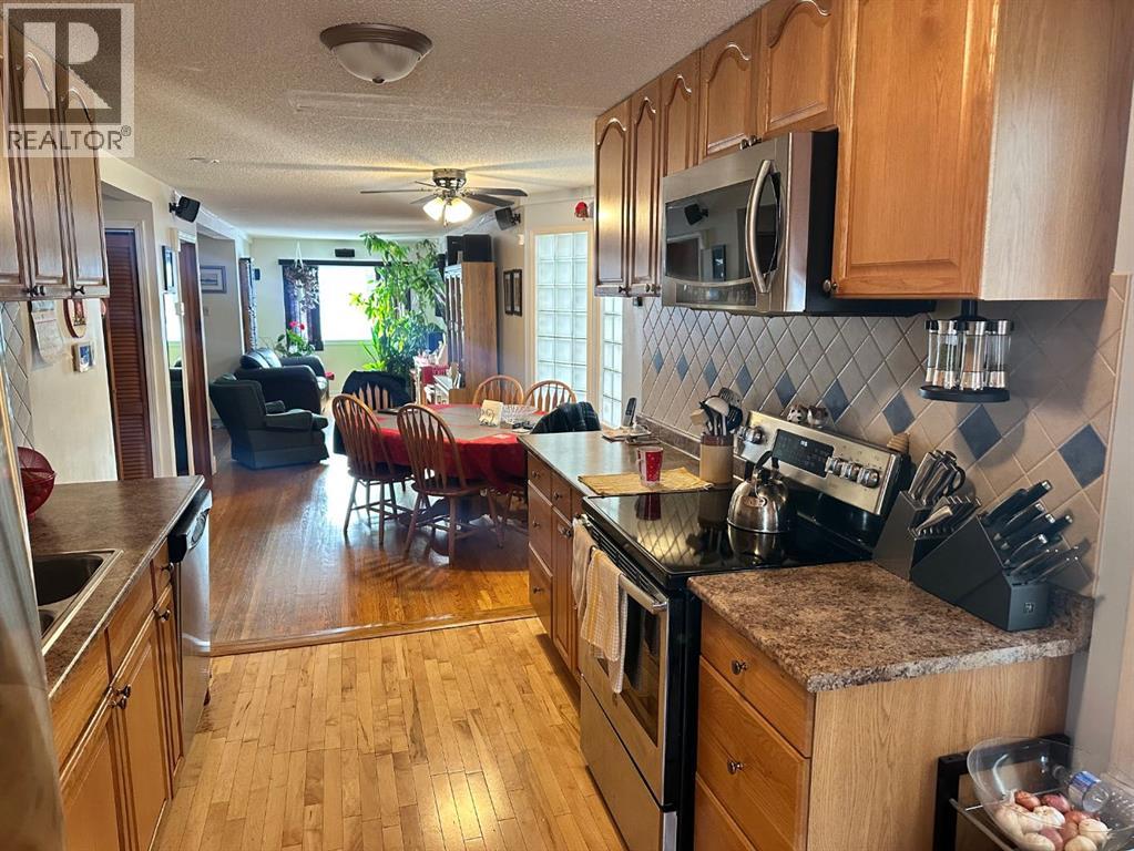 Single Family House for Sale in   Avenue NE Crescent Heights Calgary 