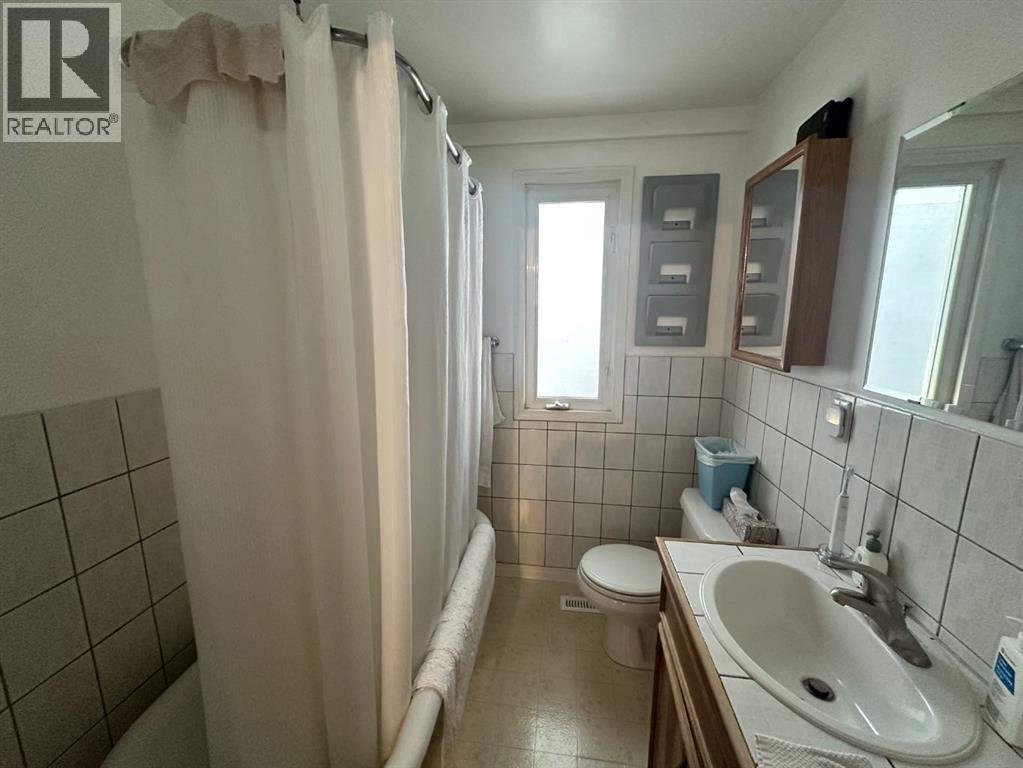 Single Family House for Sale in   Avenue NE Crescent Heights Calgary 