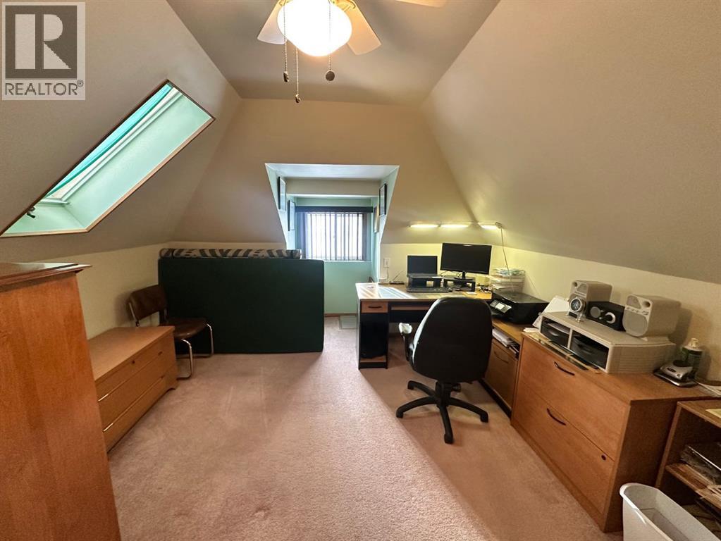 Single Family House for Sale in   Avenue NE Crescent Heights Calgary 