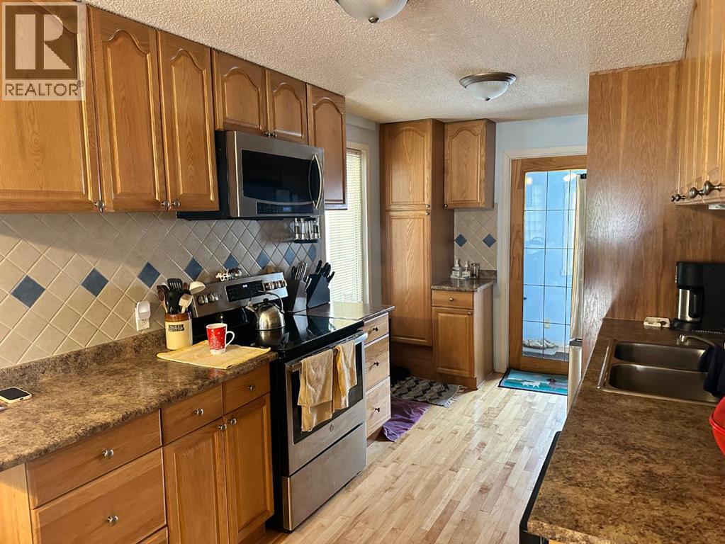 Single Family House for Sale in   Avenue NE Crescent Heights Calgary 