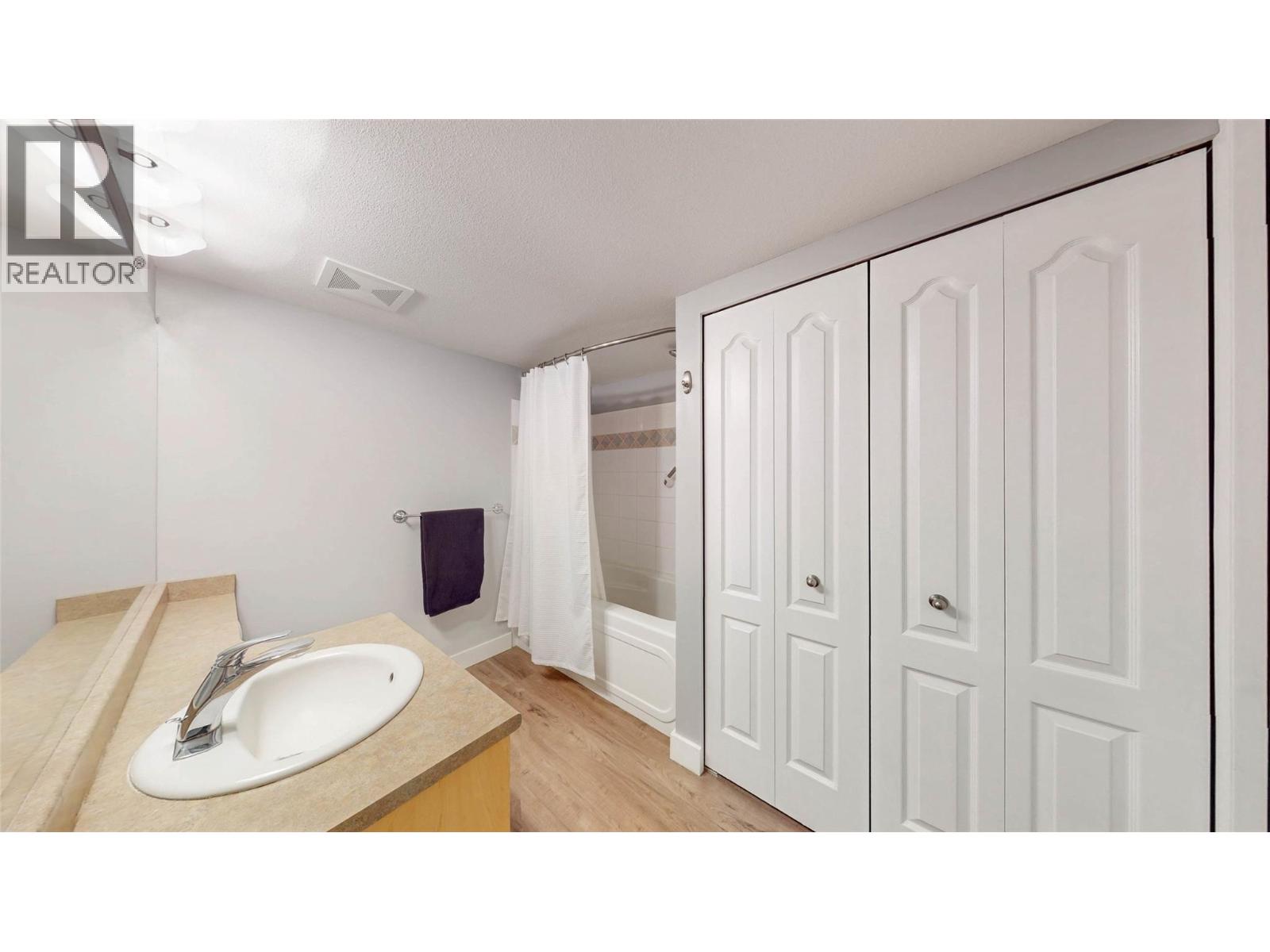 7600 COTTONWOOD Drive Unit# 308, Osoyoos