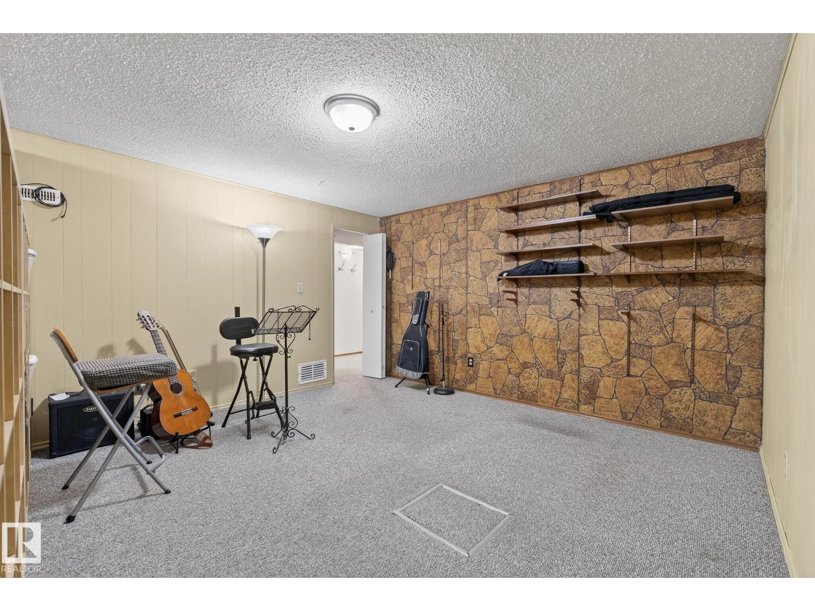 6819 83 AV NW, Edmonton