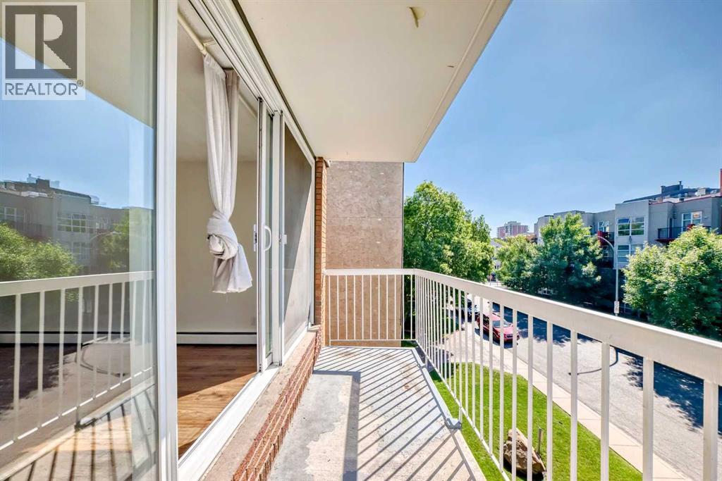 Single Family House for Sale in    Avenue SW Mission Calgary 