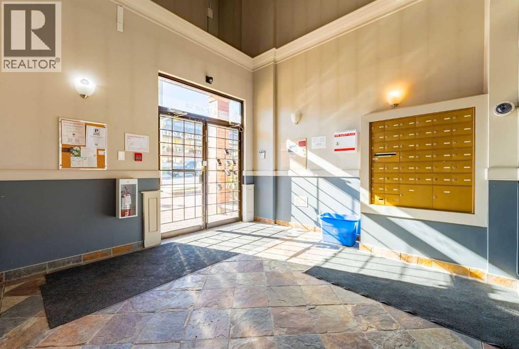 Single Family House Loft for Sale in    Avenue SW Sunalta Calgary 