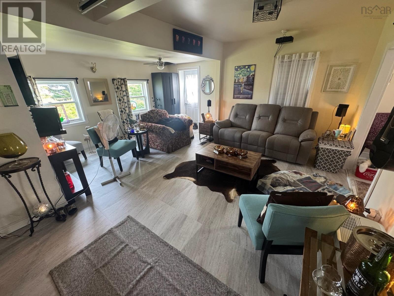 Property 18 of 30 of 9 Somers View