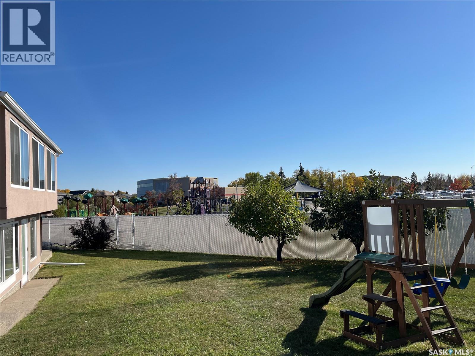 Single Family House 2 Level for Sale in  Wimbledon BAY Regina 