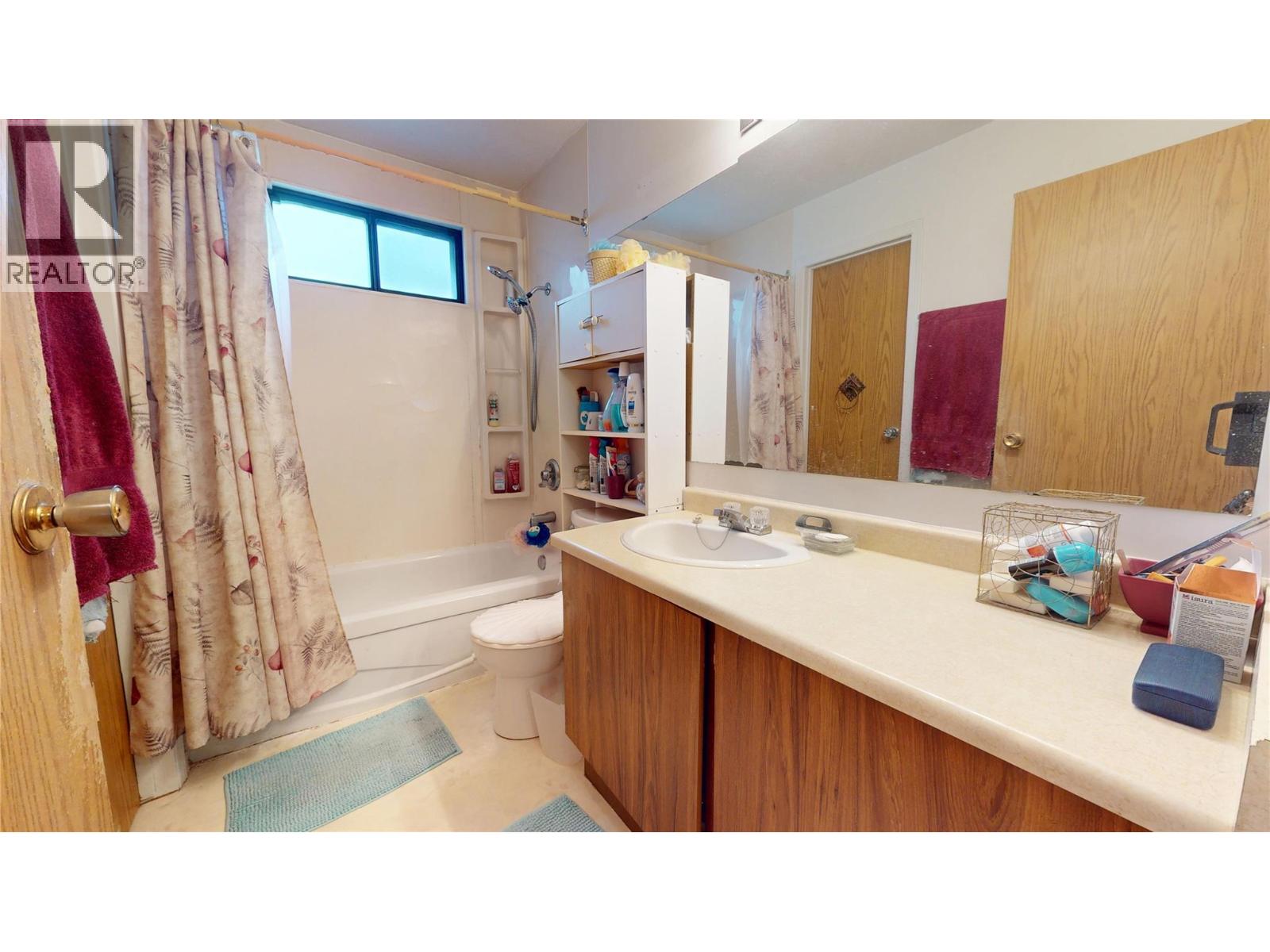 2200 Kokanee Drive N, Cranbrook