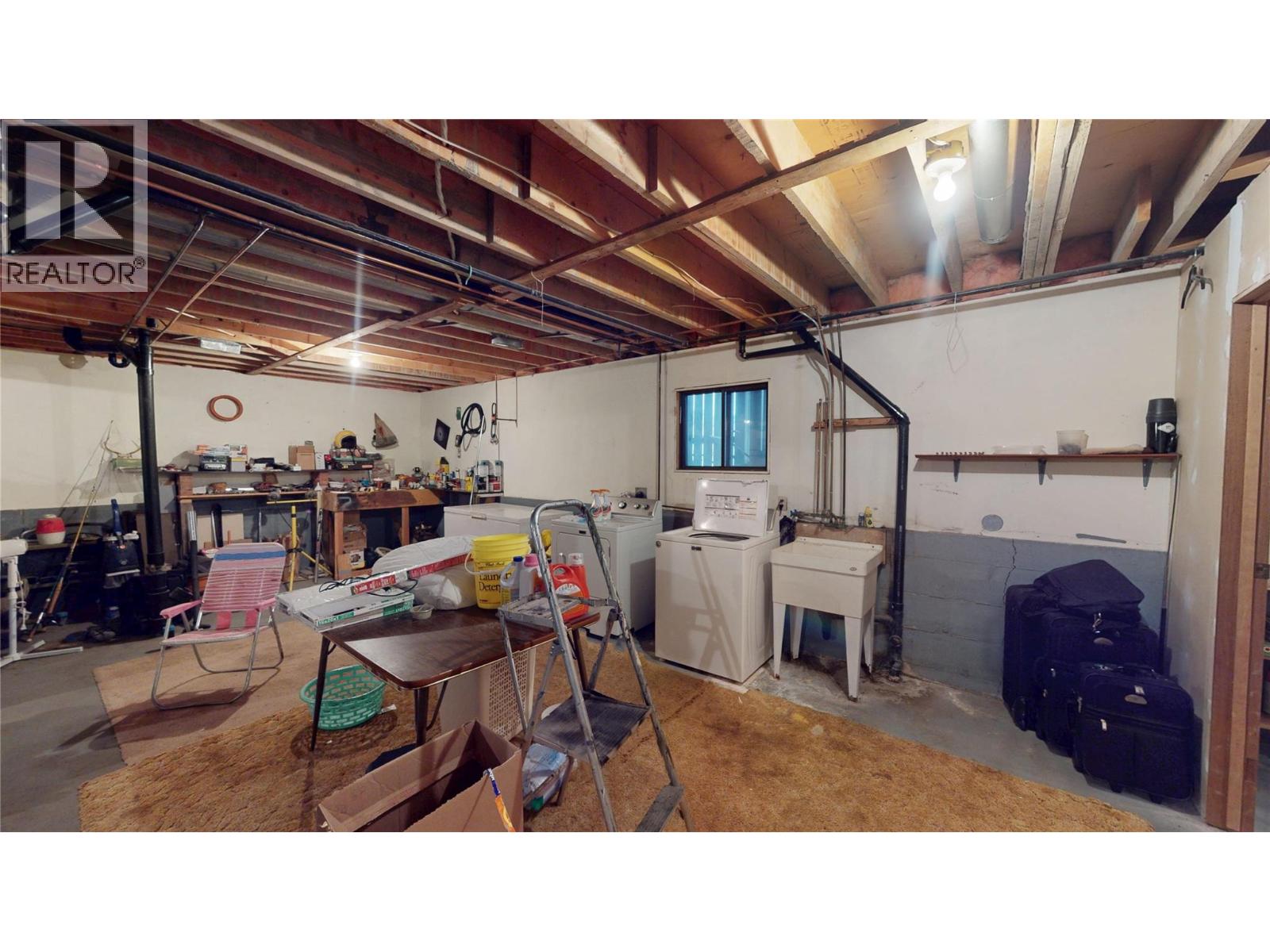 2200 Kokanee Drive N, Cranbrook