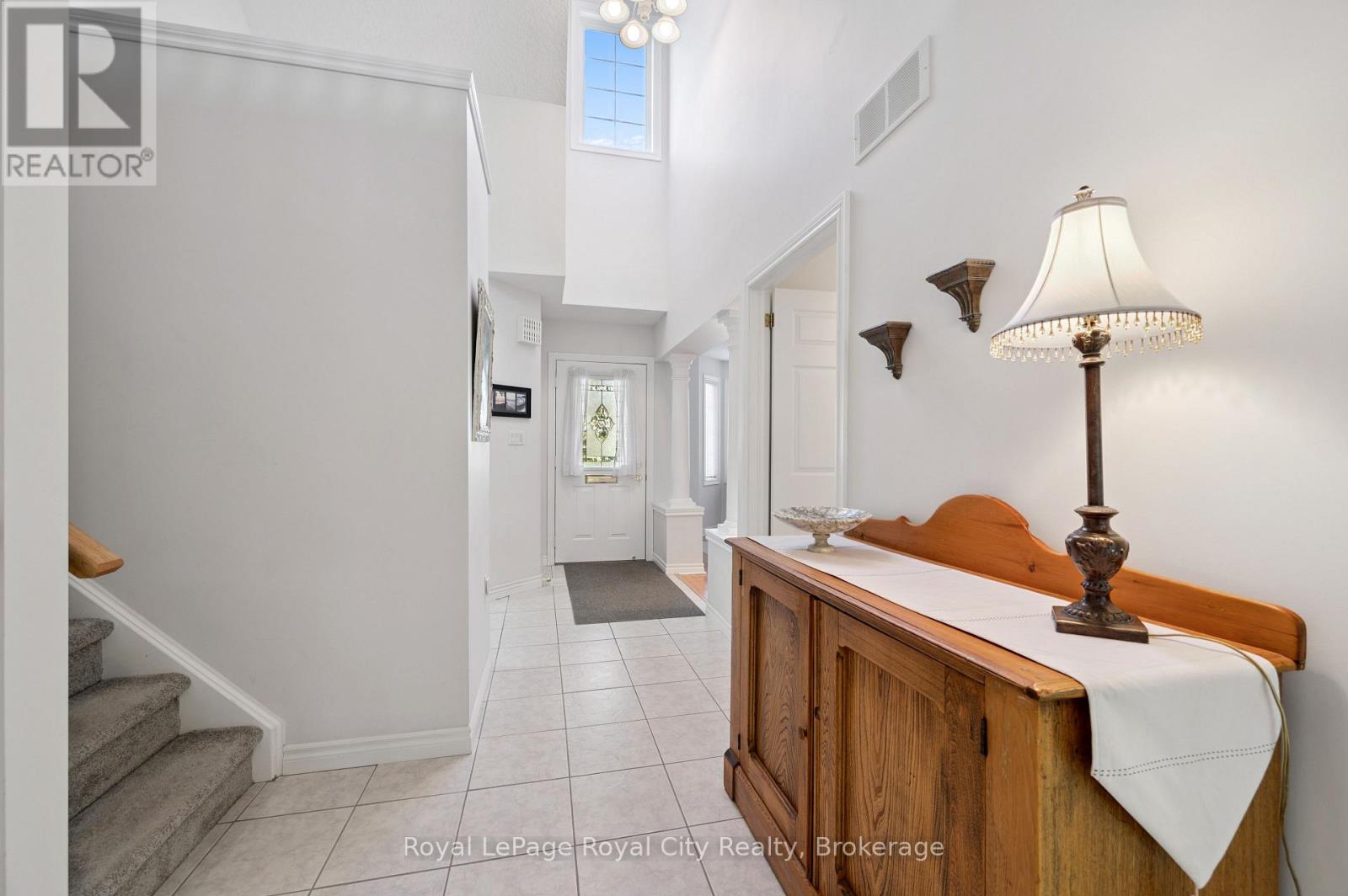 17 TERRAVIEW CRESCENT - Photo 5 of 44, Guelph (Kortright West), Ontario