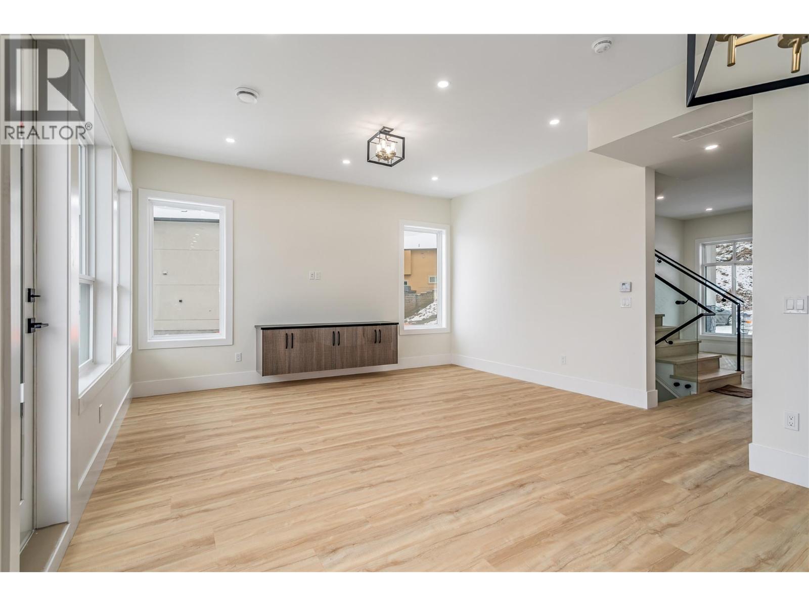  1136 Hume Avenue, Kelowna