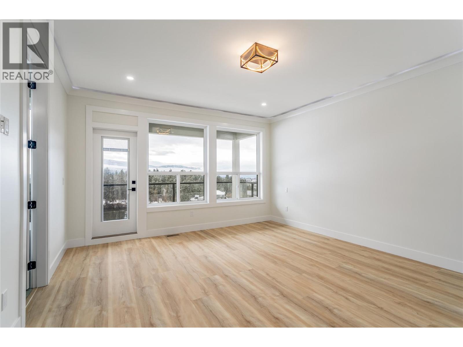  1136 Hume Avenue, Kelowna