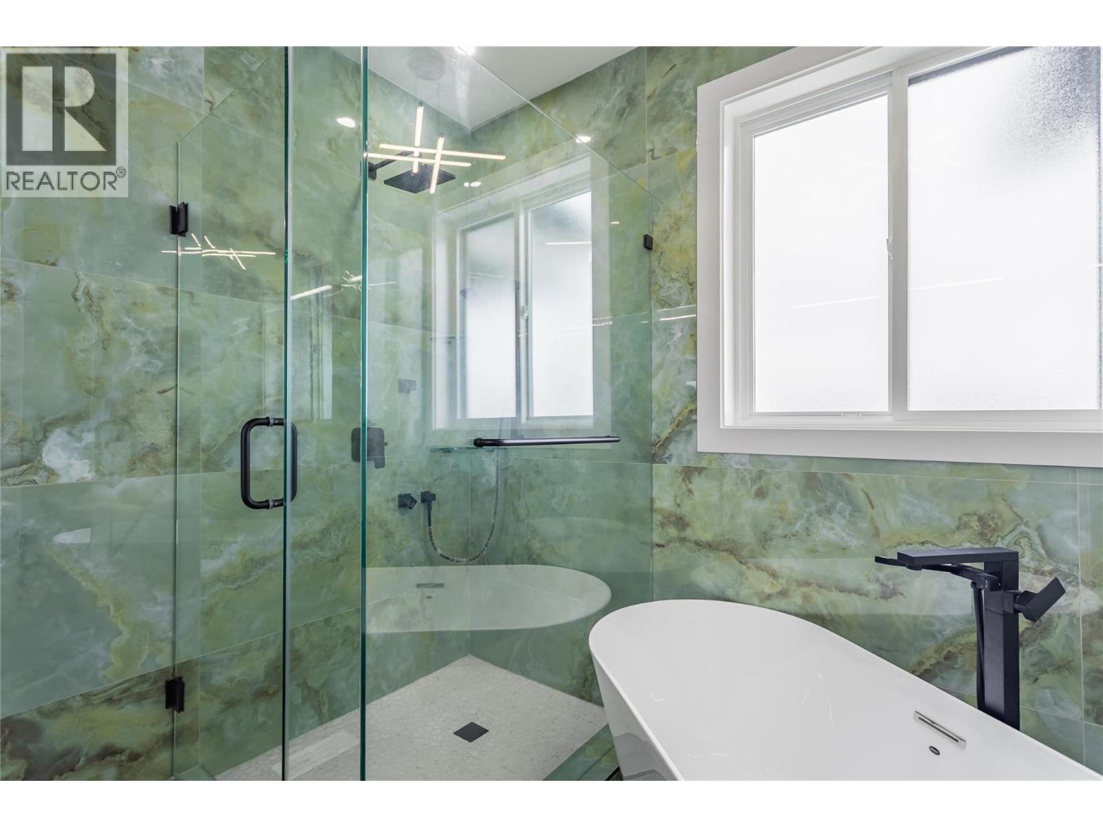  1136 Hume Avenue, Kelowna