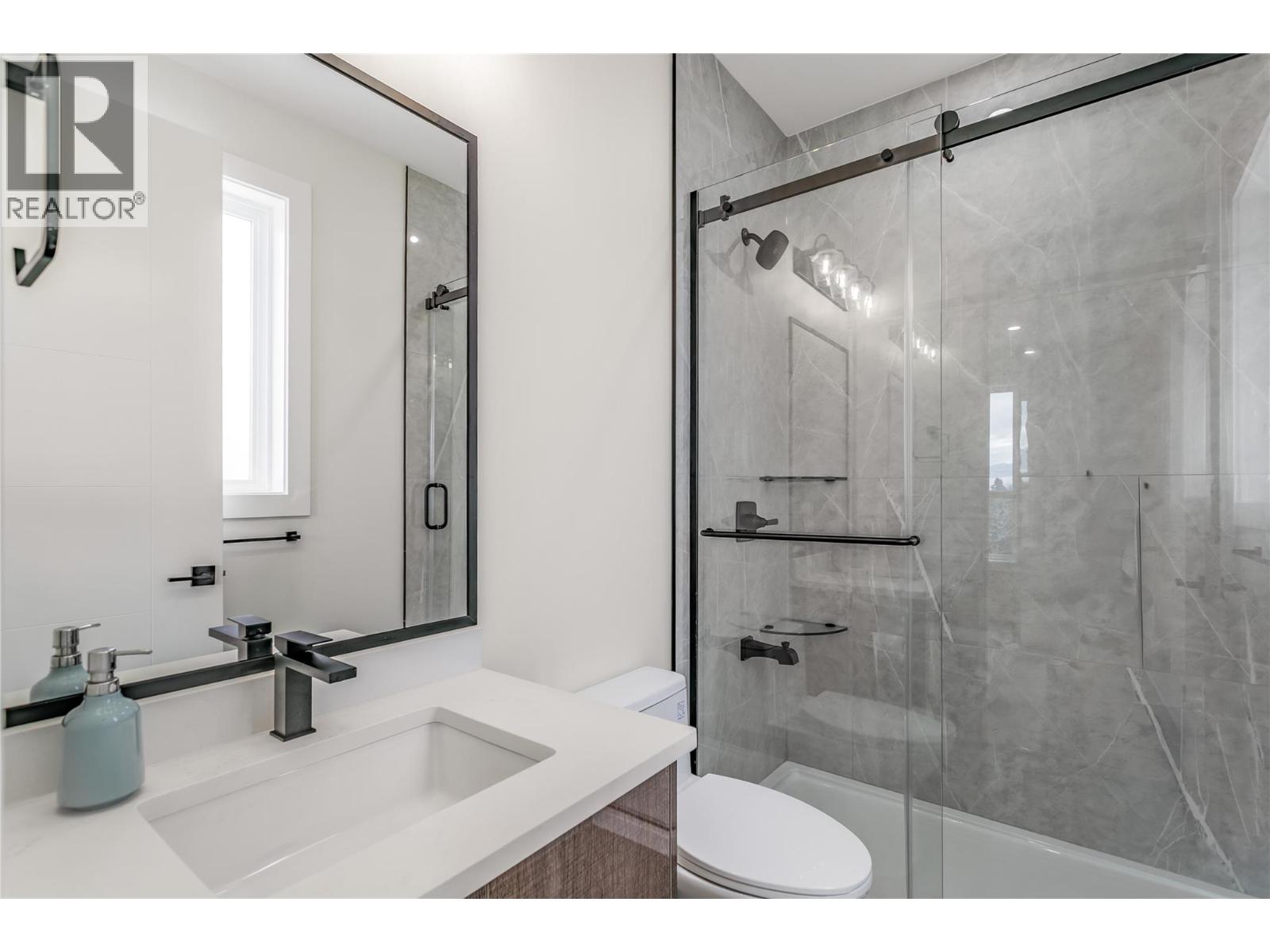 1136 Hume Avenue - 33