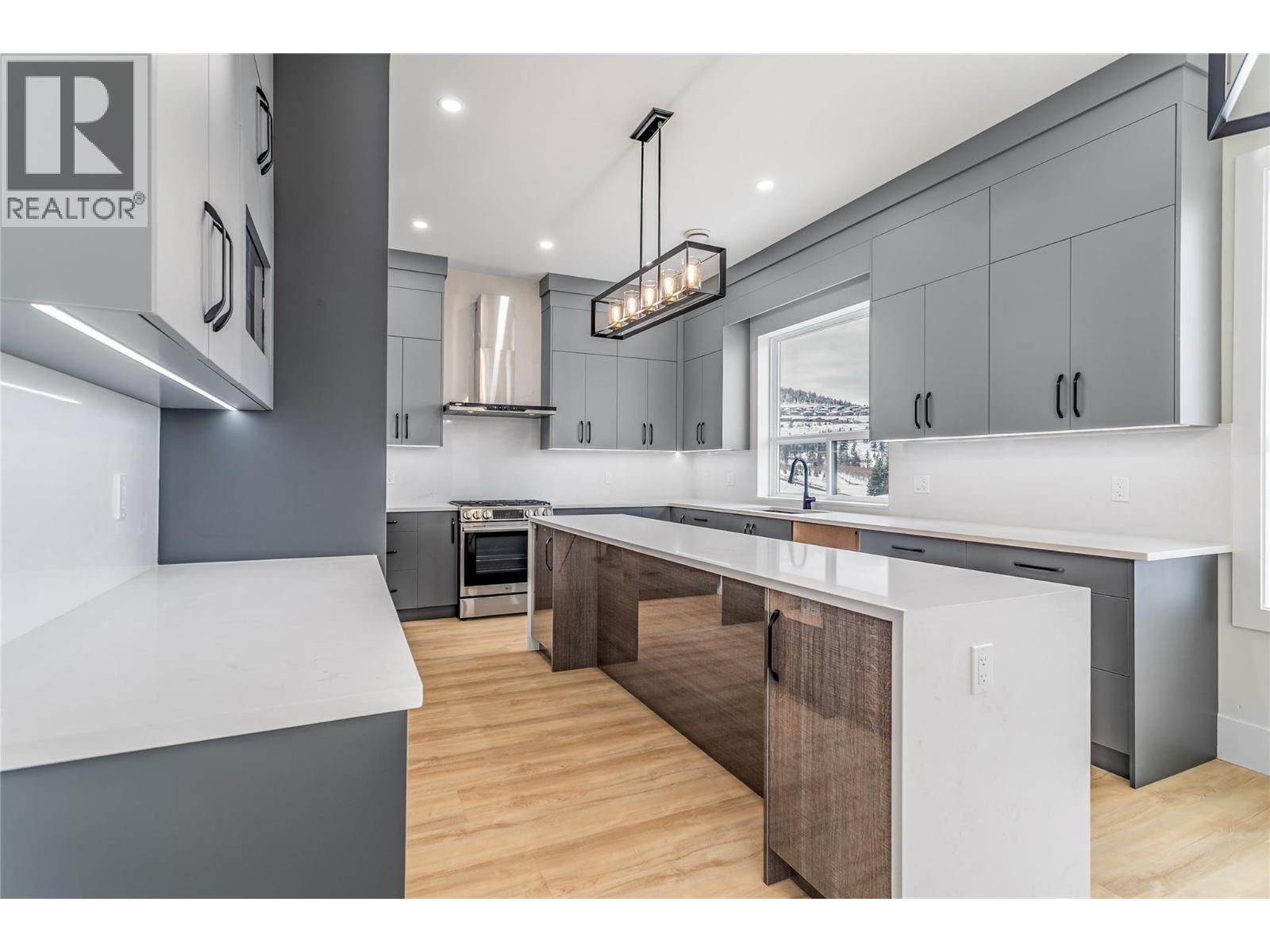  1136 Hume Avenue, Kelowna