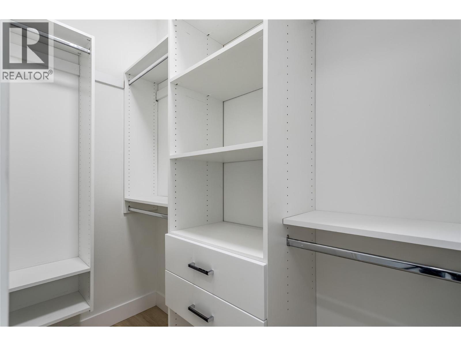 1136 Hume Avenue - 34