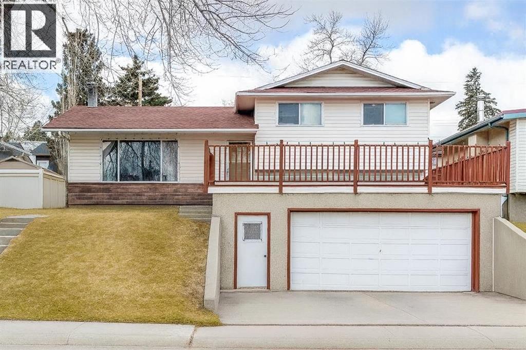 7803 Hunterslea Crescent NW, Calgary, Alberta