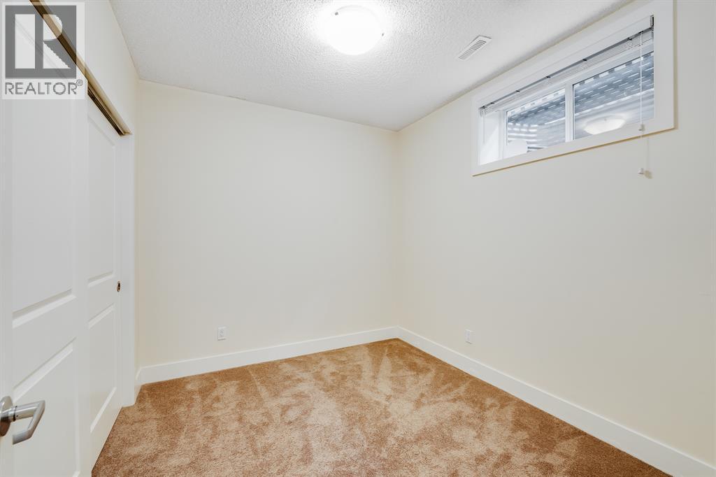 Single Family House for Sale in    Avenue SW Sunalta Calgary 