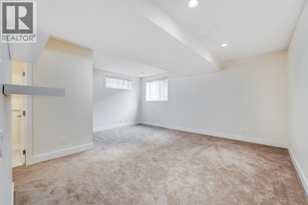 Single Family House for Sale in    Avenue SW Sunalta Calgary 