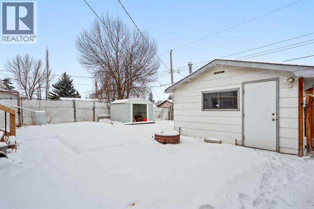 Single Family House Bi-level for Sale in  Doverview Crescent SE Dover Calgary 