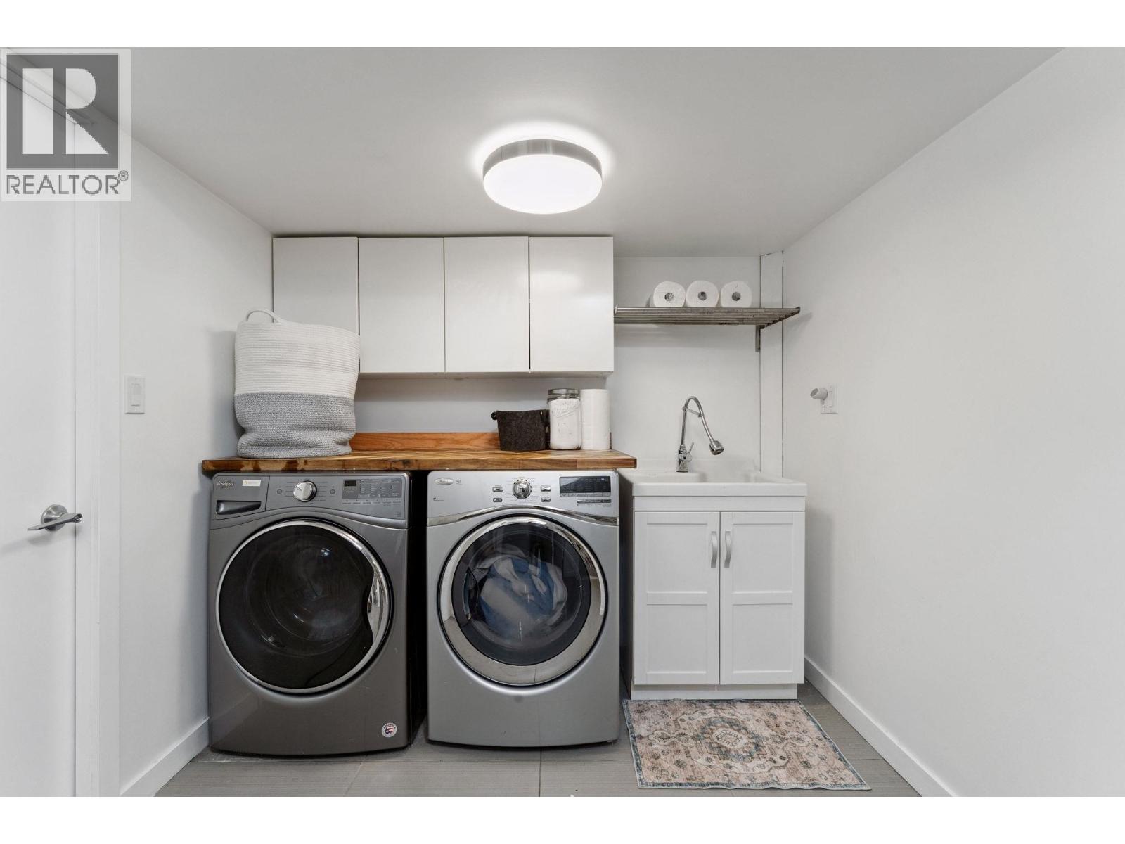 4375 WOODCREST ROAD, West Vancouver