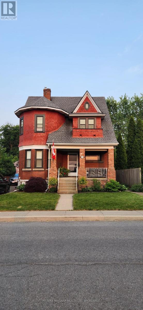 4766 Ryerson Crescent