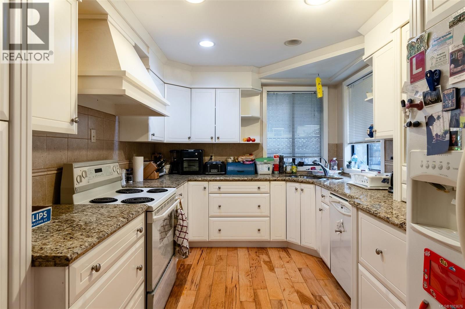 3074 Sooke Rd, Langford