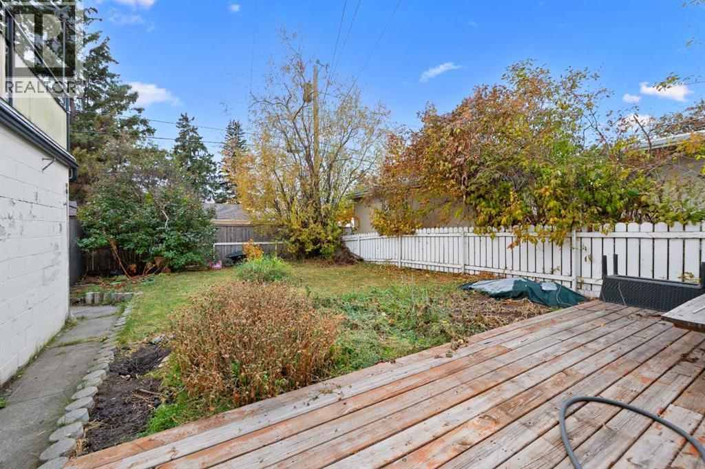 Single Family House Bi-level for Sale in  Murray Place NE Mayland Heights Calgary 