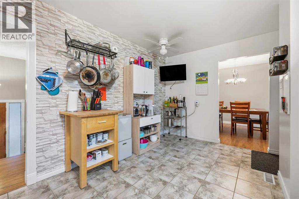 Single Family House Bi-level for Sale in  Murray Place NE Mayland Heights Calgary 