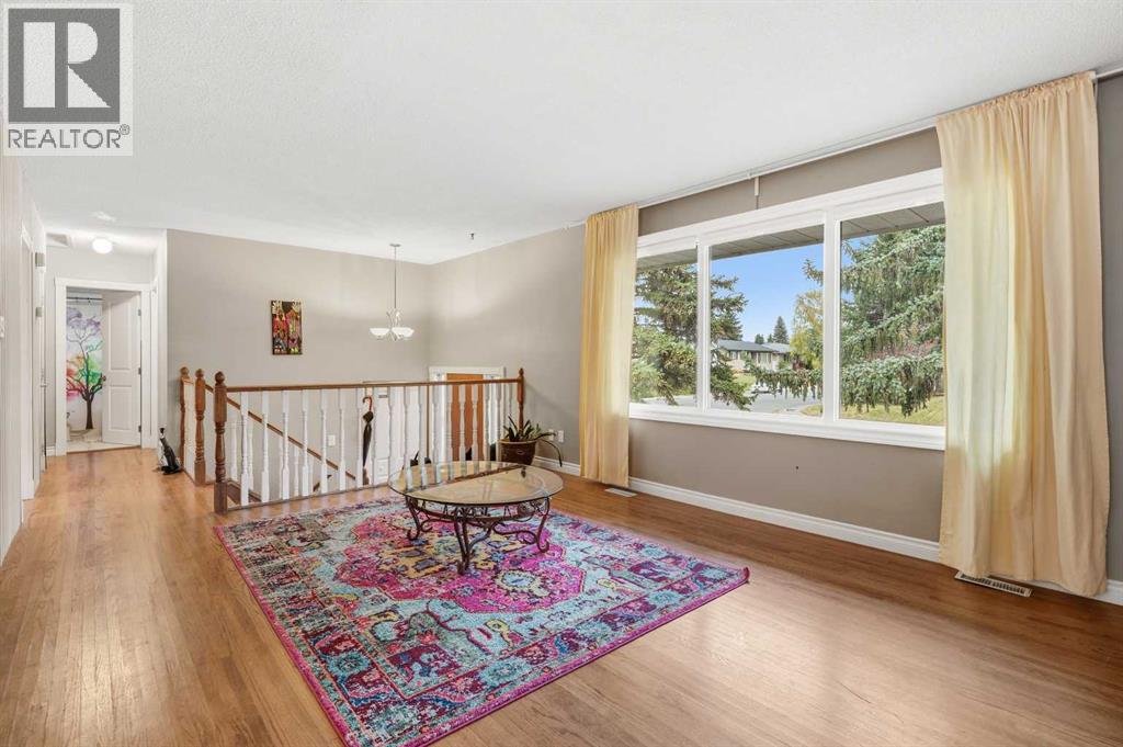 Single Family House Bi-level for Sale in  Murray Place NE Mayland Heights Calgary 