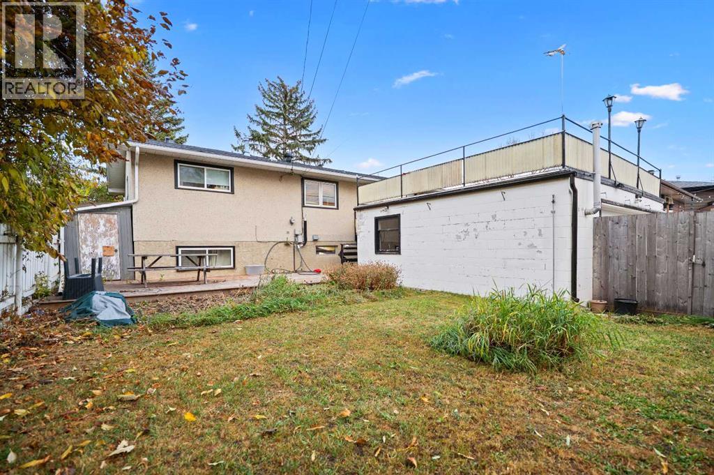 Single Family House Bi-level for Sale in  Murray Place NE Mayland Heights Calgary 