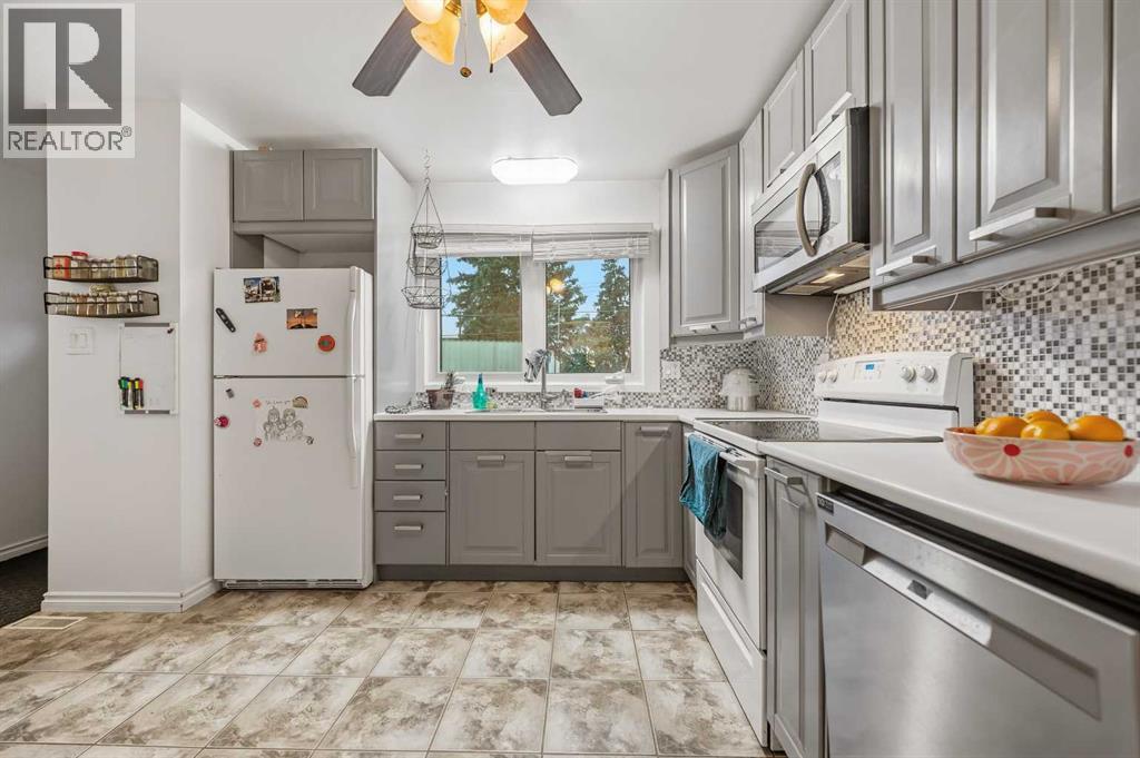 Single Family House Bi-level for Sale in  Murray Place NE Mayland Heights Calgary 