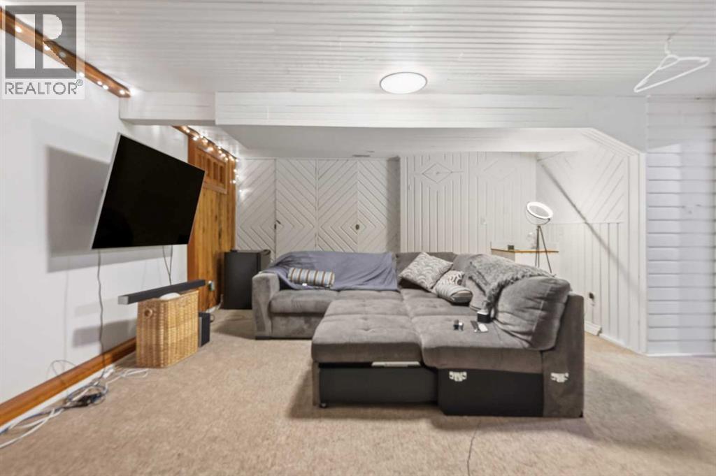 Single Family House Bi-level for Sale in  Murray Place NE Mayland Heights Calgary 