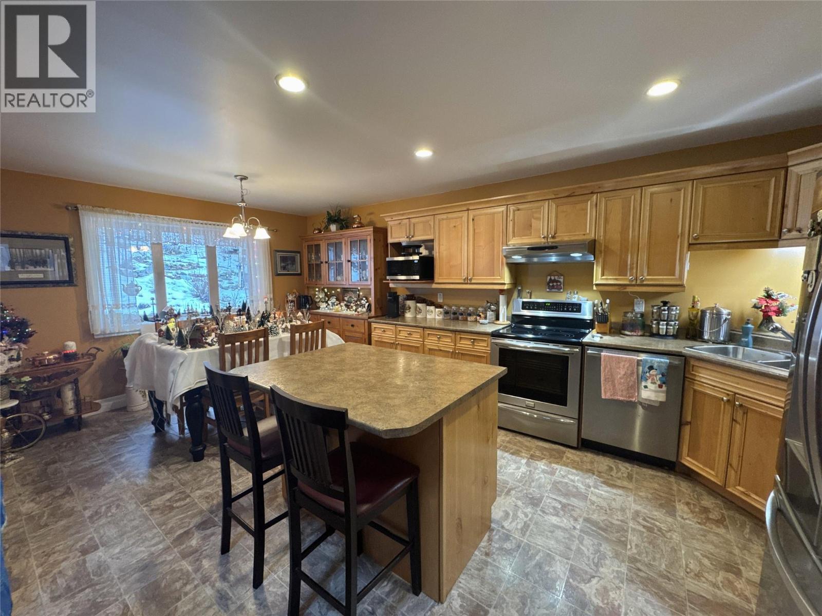 4492 Iron Mountain Road, Merritt