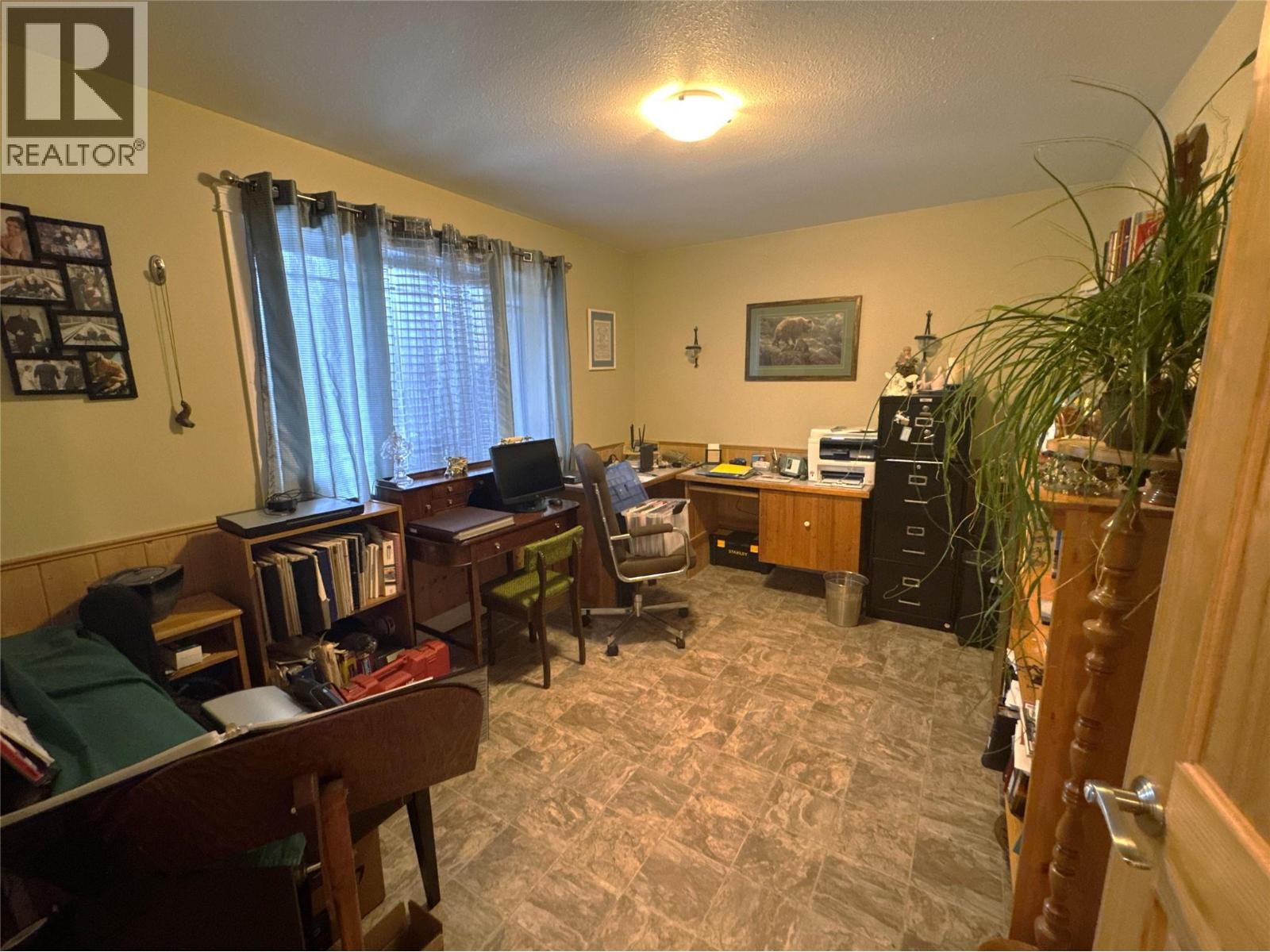 4492 Iron Mountain Road, Merritt