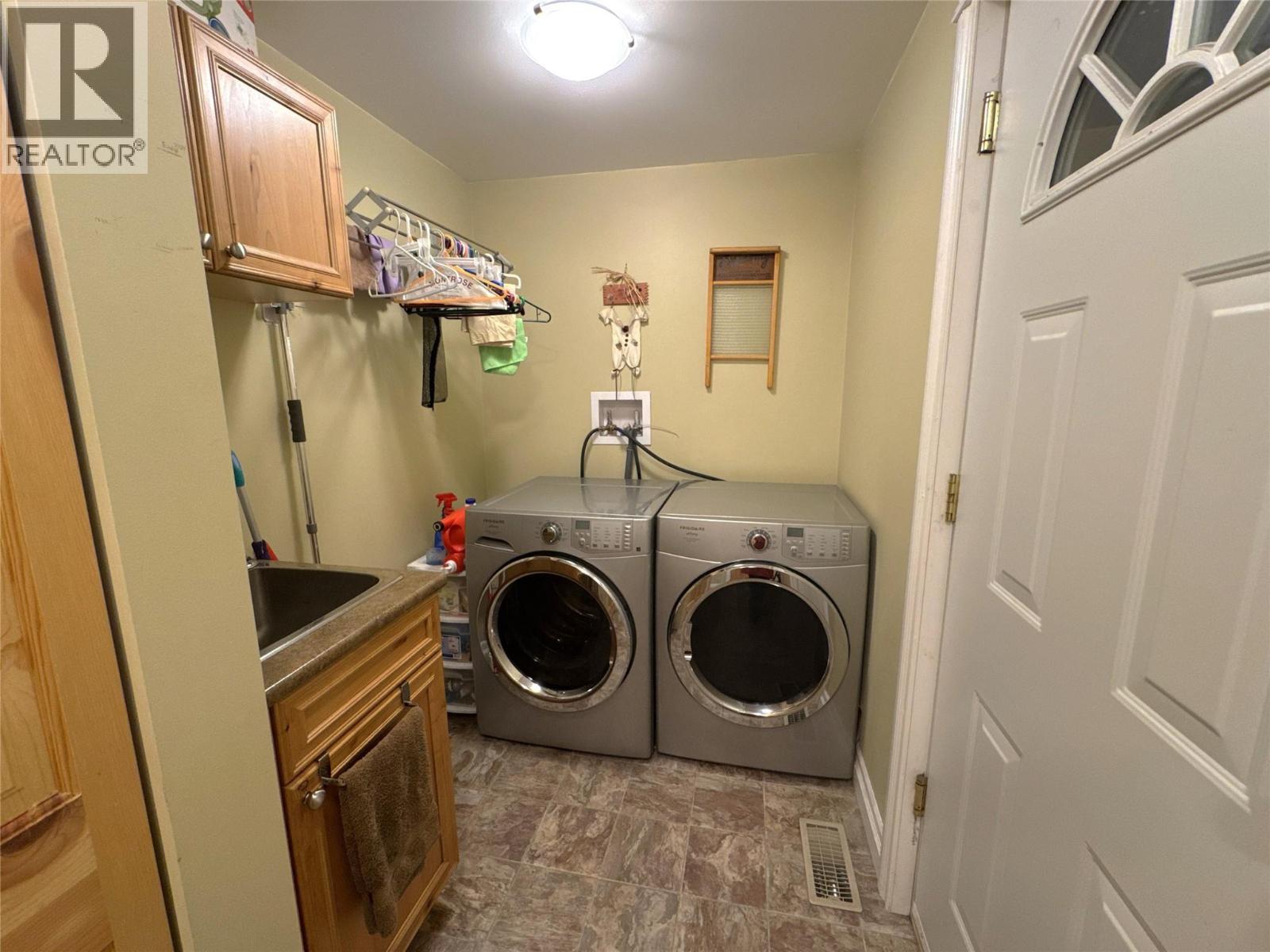 4492 Iron Mountain Road, Merritt