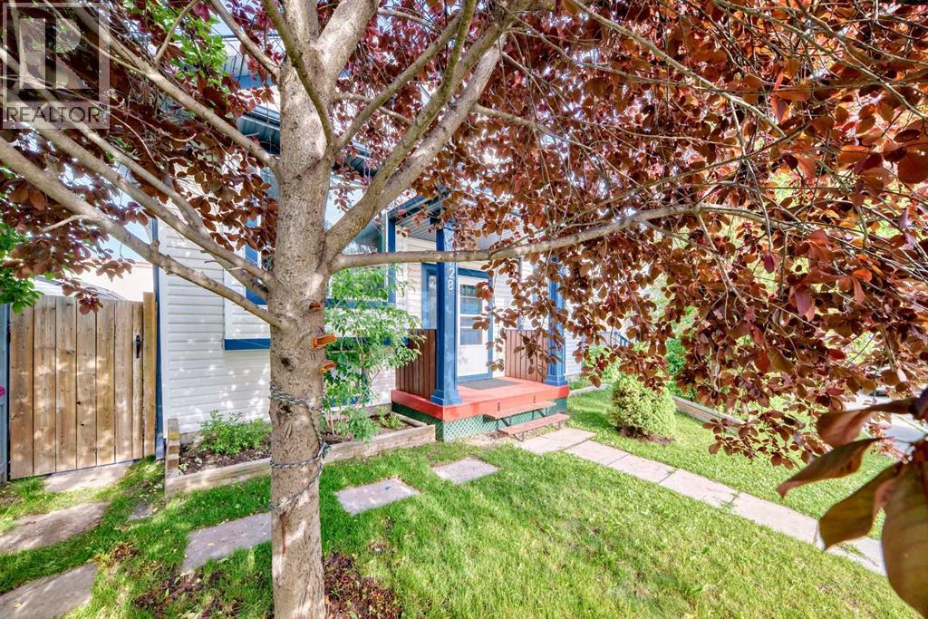 Single Family House Bi-level for Sale in  ERIN MEADOW Way SE Erin Woods Calgary 