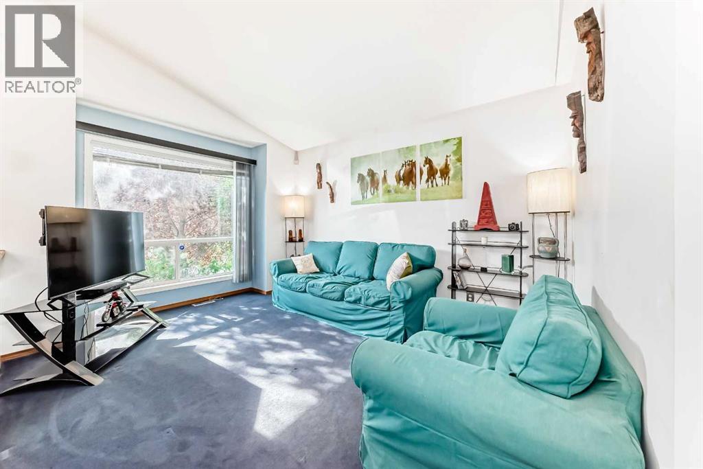 Single Family House Bi-level for Sale in  ERIN MEADOW Way SE Erin Woods Calgary 