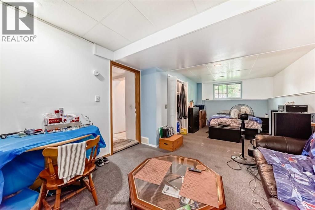 Single Family House Bi-level for Sale in  ERIN MEADOW Way SE Erin Woods Calgary 