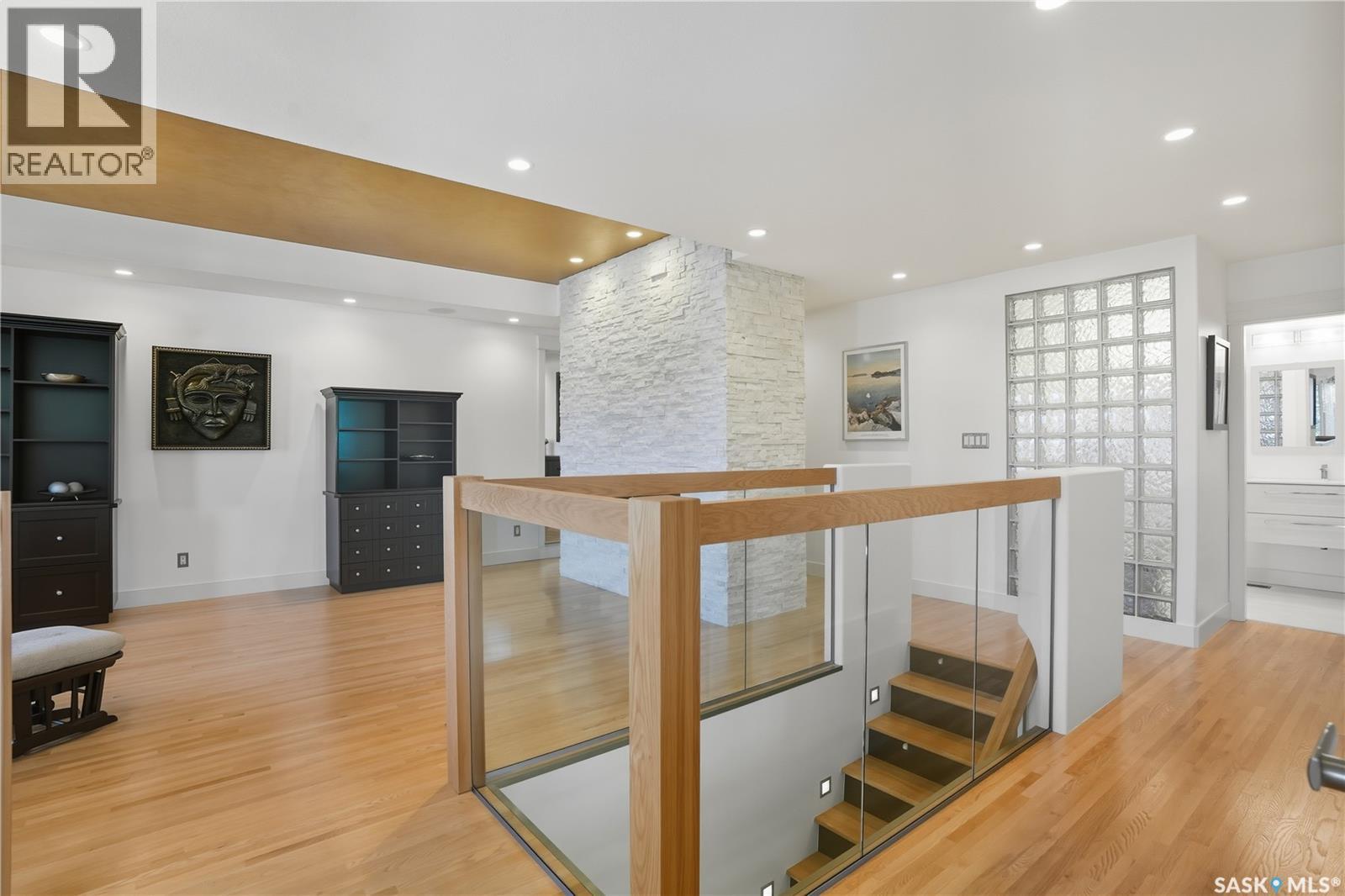 Single Family House 2 Level for Sale in  Leslie PLACE Regina 