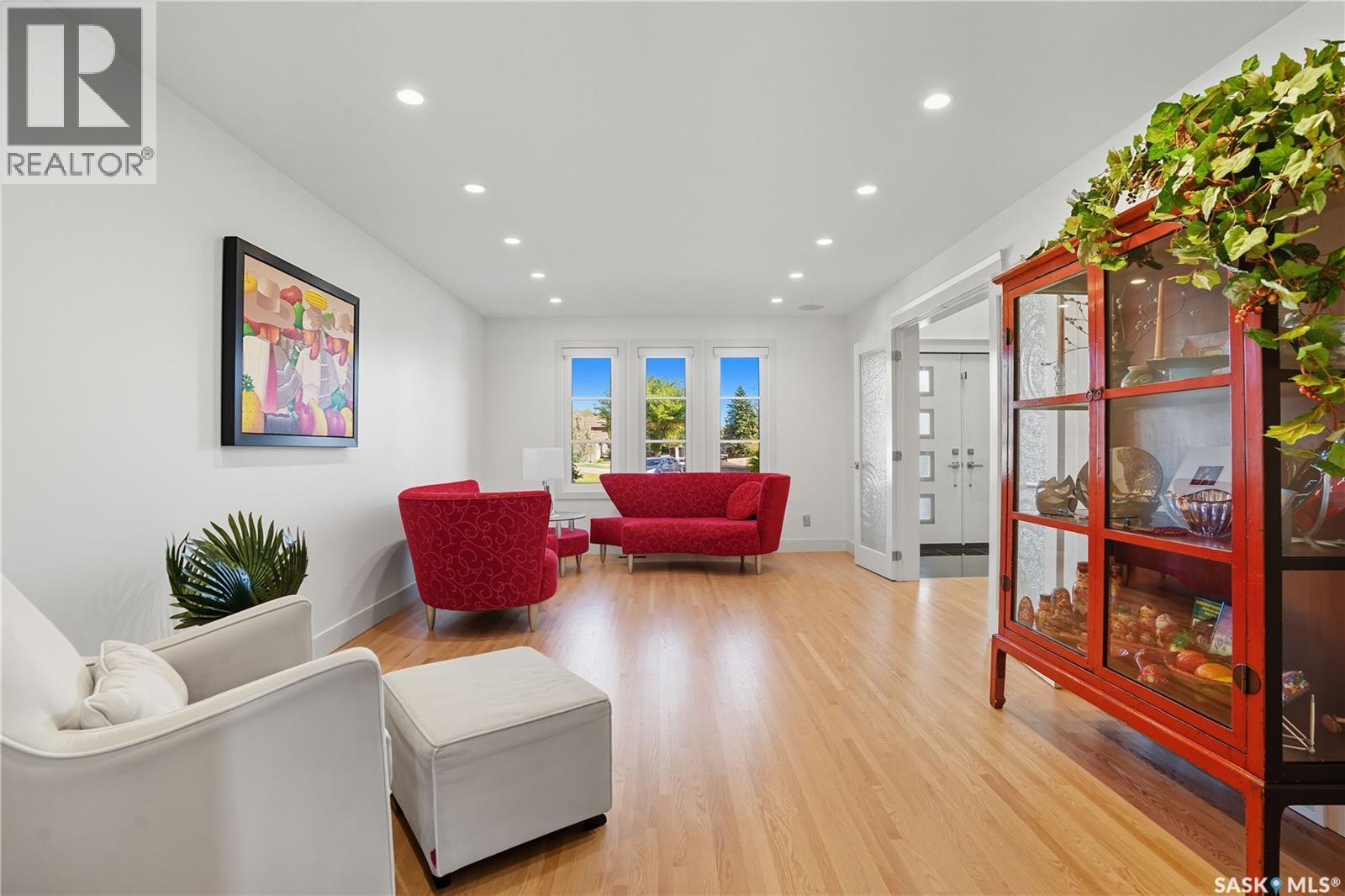 Single Family House 2 Level for Sale in  Leslie PLACE Regina 