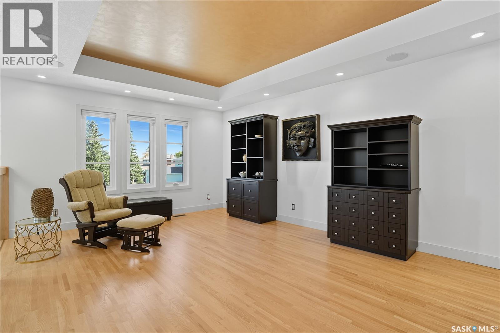 Single Family House 2 Level for Sale in  Leslie PLACE Regina 