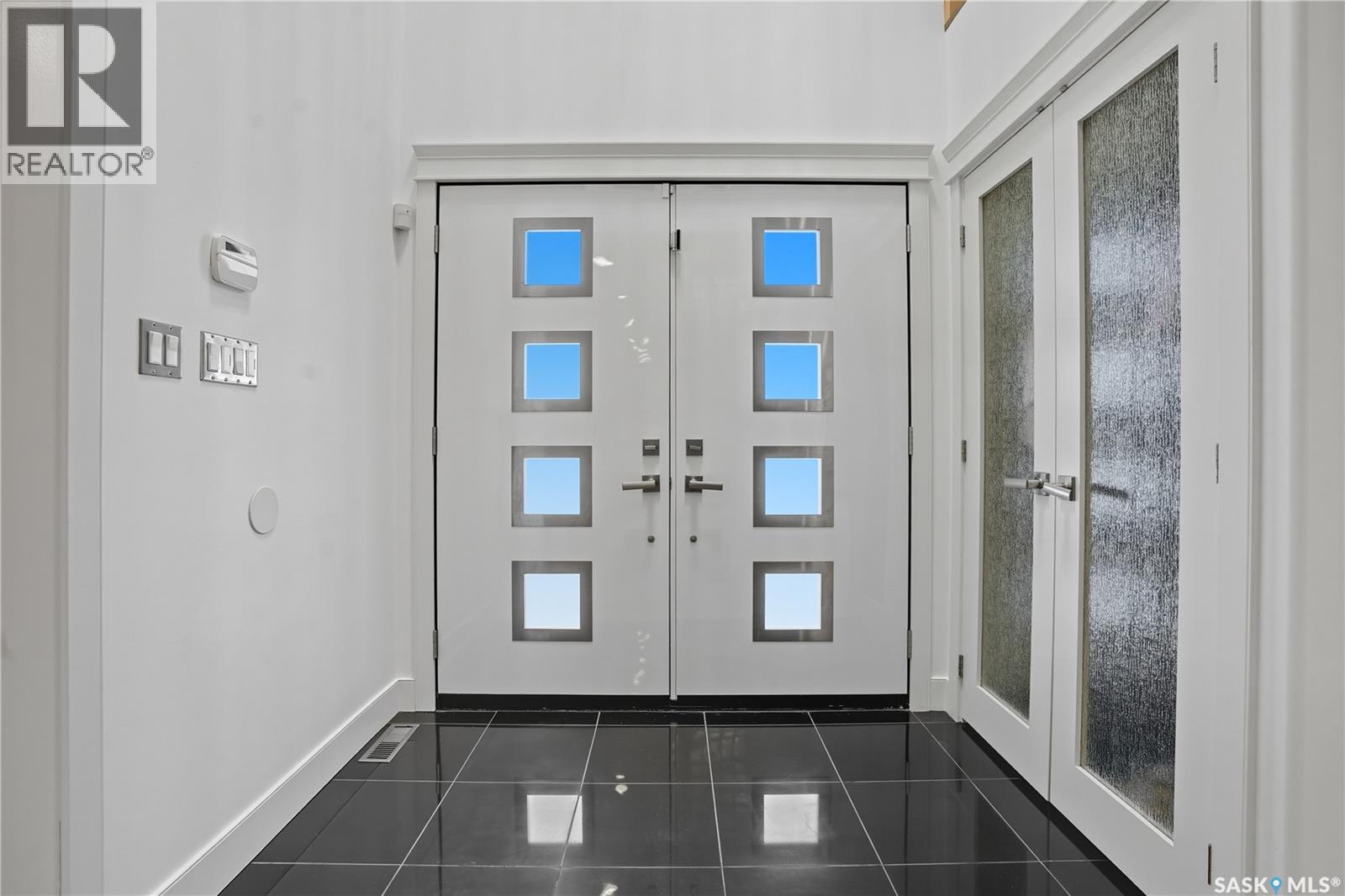 Single Family House 2 Level for Sale in  Leslie PLACE Regina 