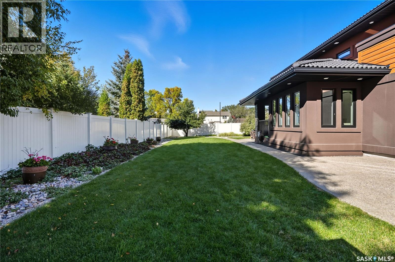 Single Family House 2 Level for Sale in  Leslie PLACE Regina 