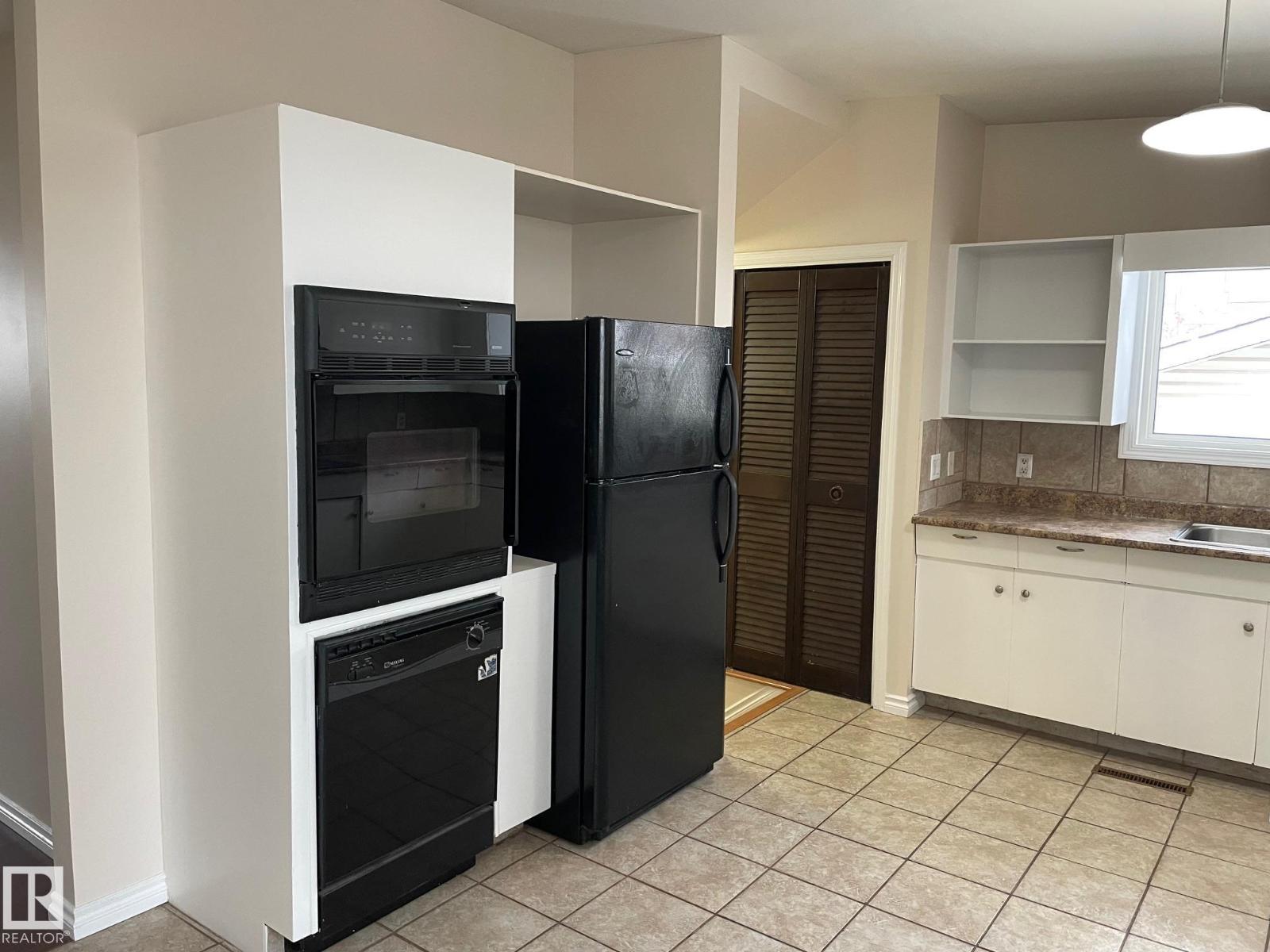 8407 52 ST NW, Edmonton