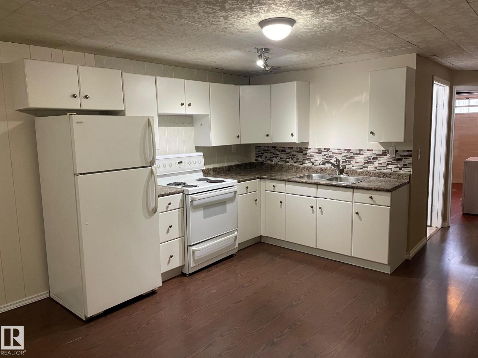 8407 52 ST NW, Edmonton