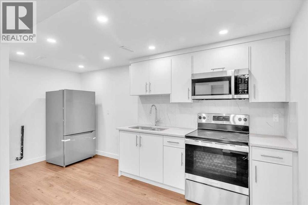 Single Family House for Sale in  Shawmeadows Close SW Shawnessy Calgary 