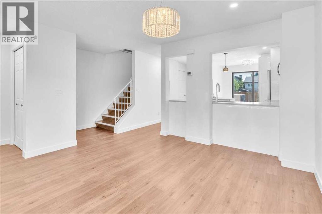 Single Family House for Sale in  Shawmeadows Close SW Shawnessy Calgary 