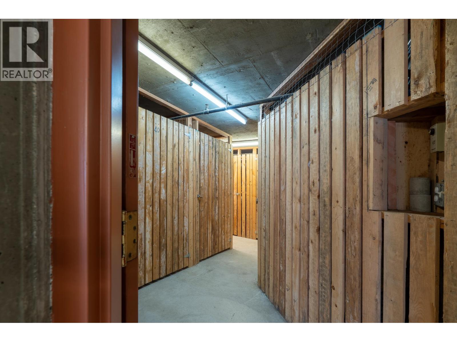 102 5470 INLET AVENUE, Sechelt